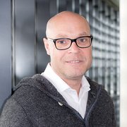 Profilaufnahme von Herrn Dirk Schwager, Trainer Bandagen und Orthesen, Einlagen, Sport in der Bauerfeind Akademie.