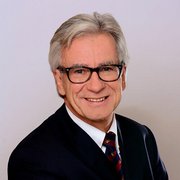 Profilaufnahme von Herrn Thomas König, externer Trainer in der Bauerfeind Akademie.