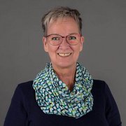 Profilaufnahme von Iris Fuchs, Trainerin medizinische Kompressionsstrümpfe im Bereich Phlebologie und Lymphologie