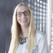 Profilaufnahme von Frau Katarina Gail, Trainerin Medizinische Kompressionsstrümpfe im Bereich der Lymphologie in der Bauerfeind Akademie.